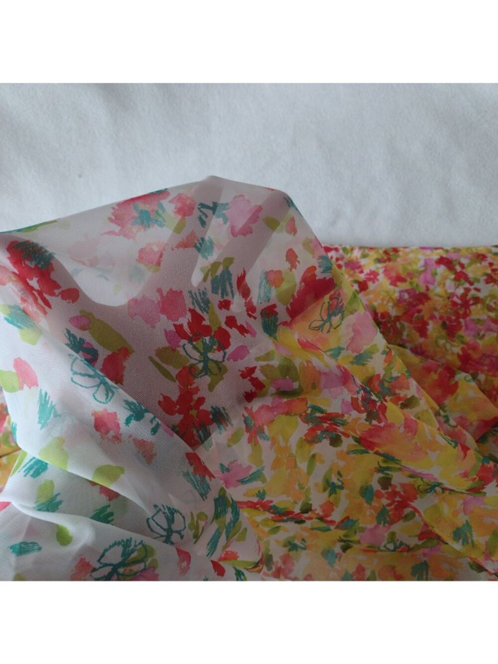 Chiffon Border Print Floral Fabric 59" w X 4 Yds White Yellow Retro Dress Length - Picture 8 of 8